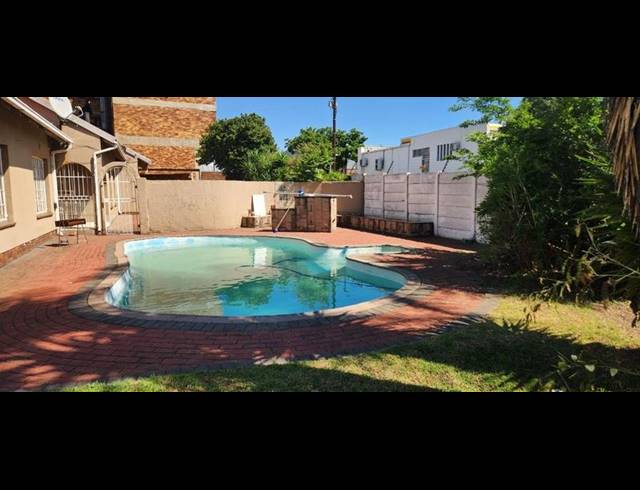 4 BEDROOM HOUSE FOR SALE IN RUSTIVIA